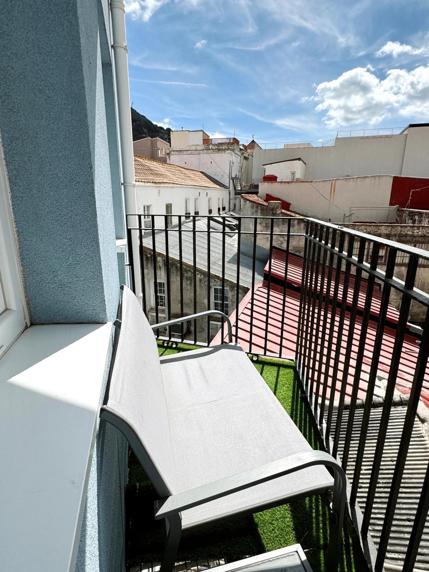 Modern City Centre Two Bedroom Windsor Apartment - Grand Central House Gibraltar Exterior photo