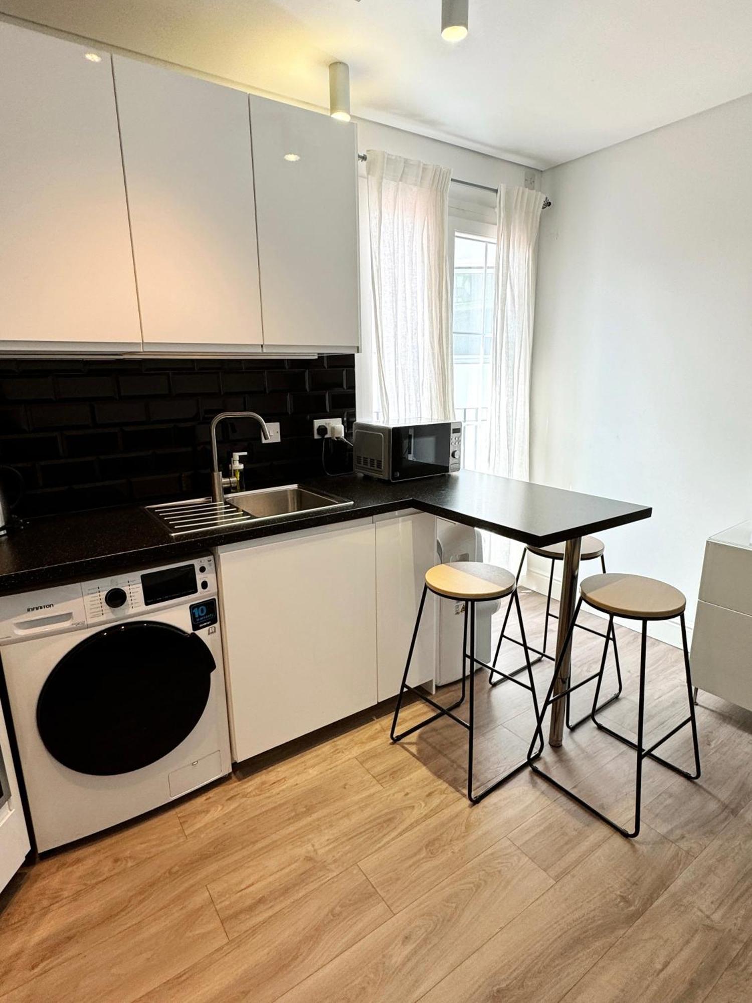 Modern City Centre Two Bedroom Windsor Apartment - Grand Central House Gibraltar Exterior photo