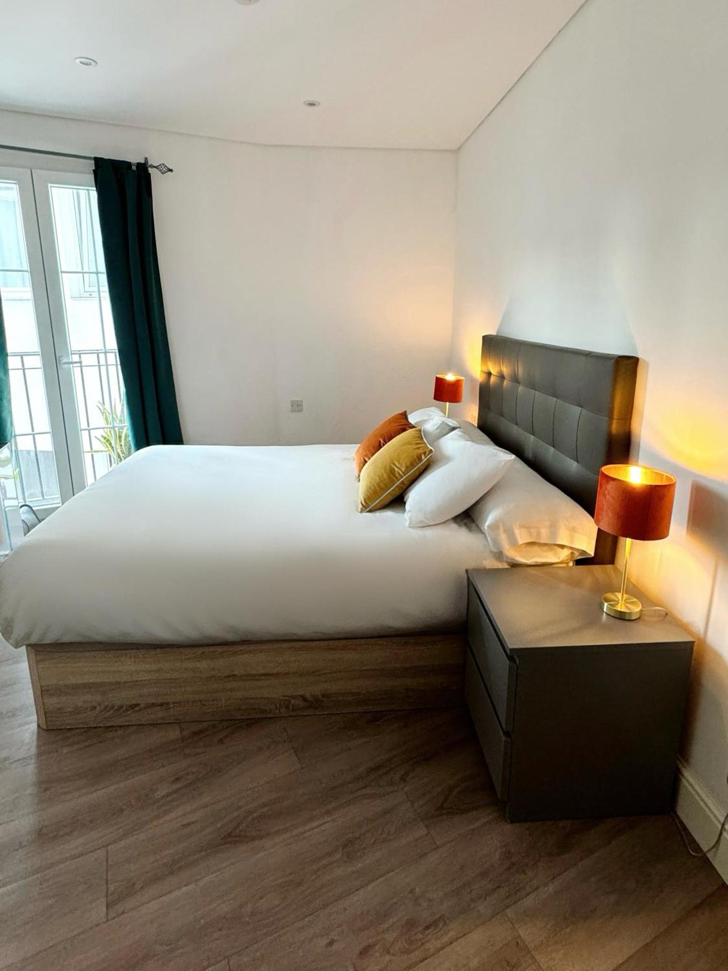 Modern City Centre Two Bedroom Windsor Apartment - Grand Central House Gibraltar Exterior photo