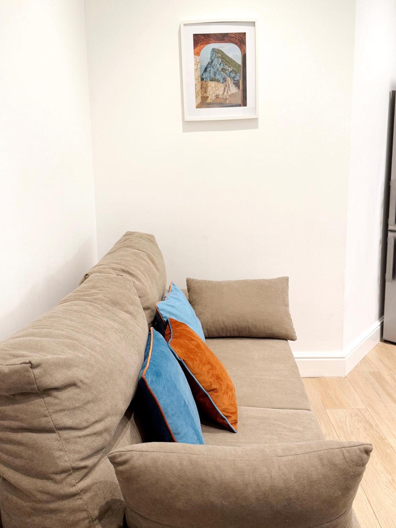 Modern City Centre Two Bedroom Windsor Apartment - Grand Central House Gibraltar Exterior photo
